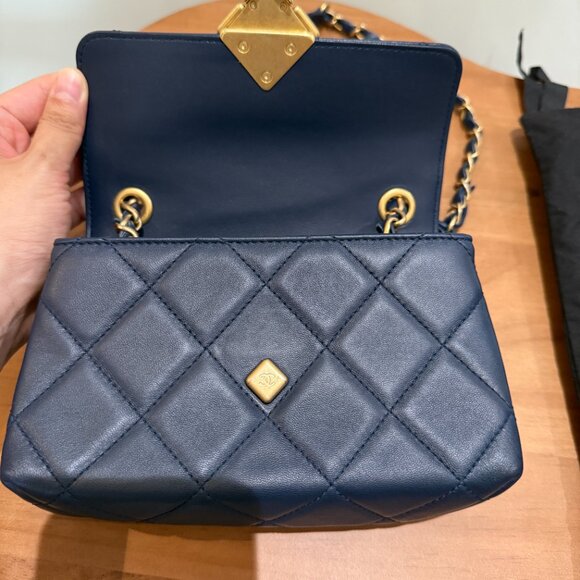 Chanel CC Diamond Lock Flap Bag Quilted Lambskin Mini - Picture 10 of 15